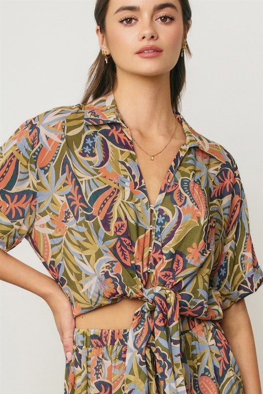 Demetria Short Sleeve Button Down Tropical Print Crop Top Green