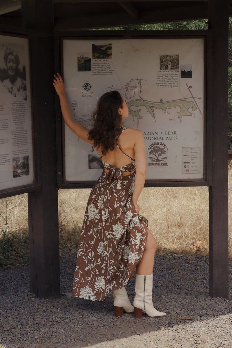 Nalani Sleeveless Open Back Floral Print Midi Dress Brown