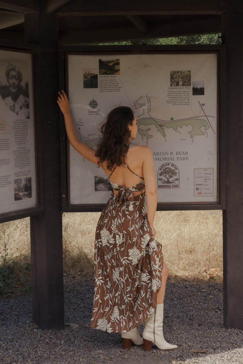 Nalani Sleeveless Open Back Floral Print Midi Dress Brown