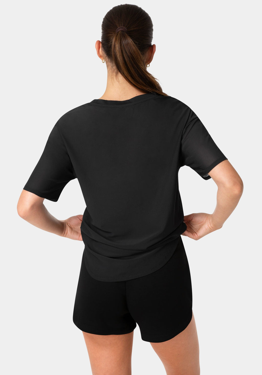 Curved Hem Tee W Puff Paint Logo