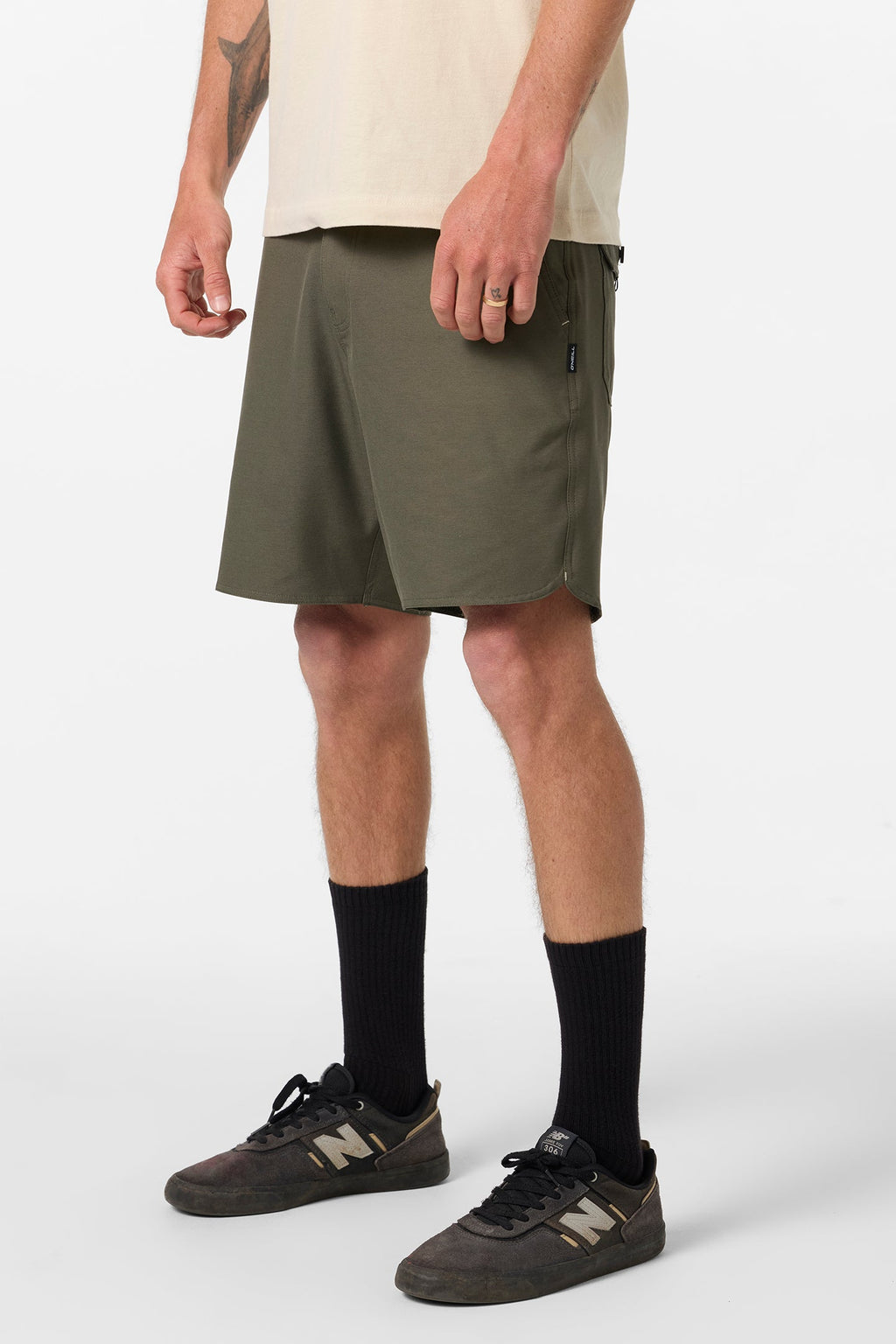 Utility Scallop Hybrid 18" Hybrid Shorts